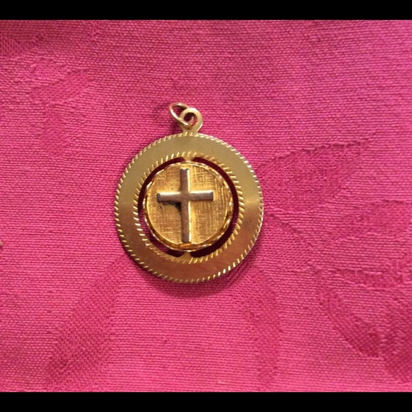 Prayer hands/ cross pendant - Picture 2 of 3